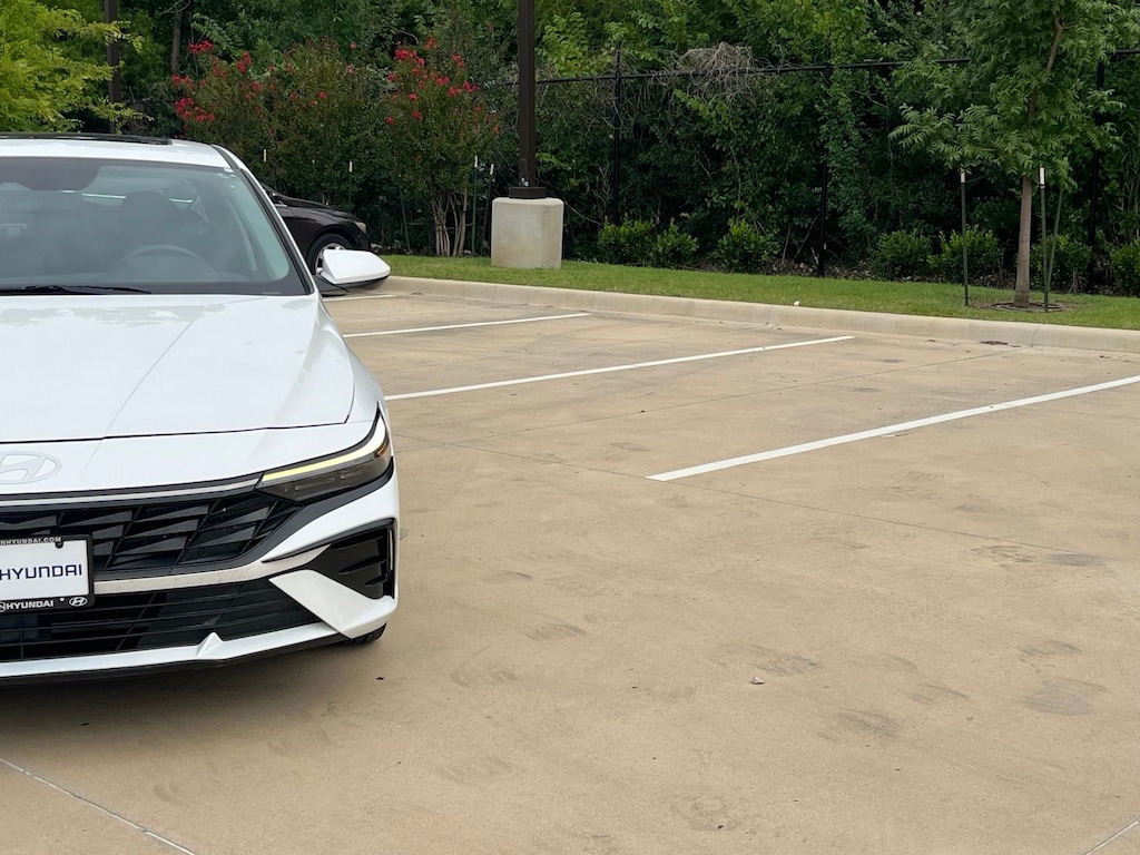 Used 2025 Hyundai Elantra SEL Convenience Sedan