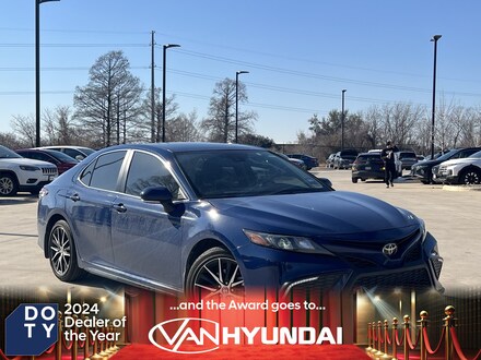 2024 Toyota Camry SE Sedan