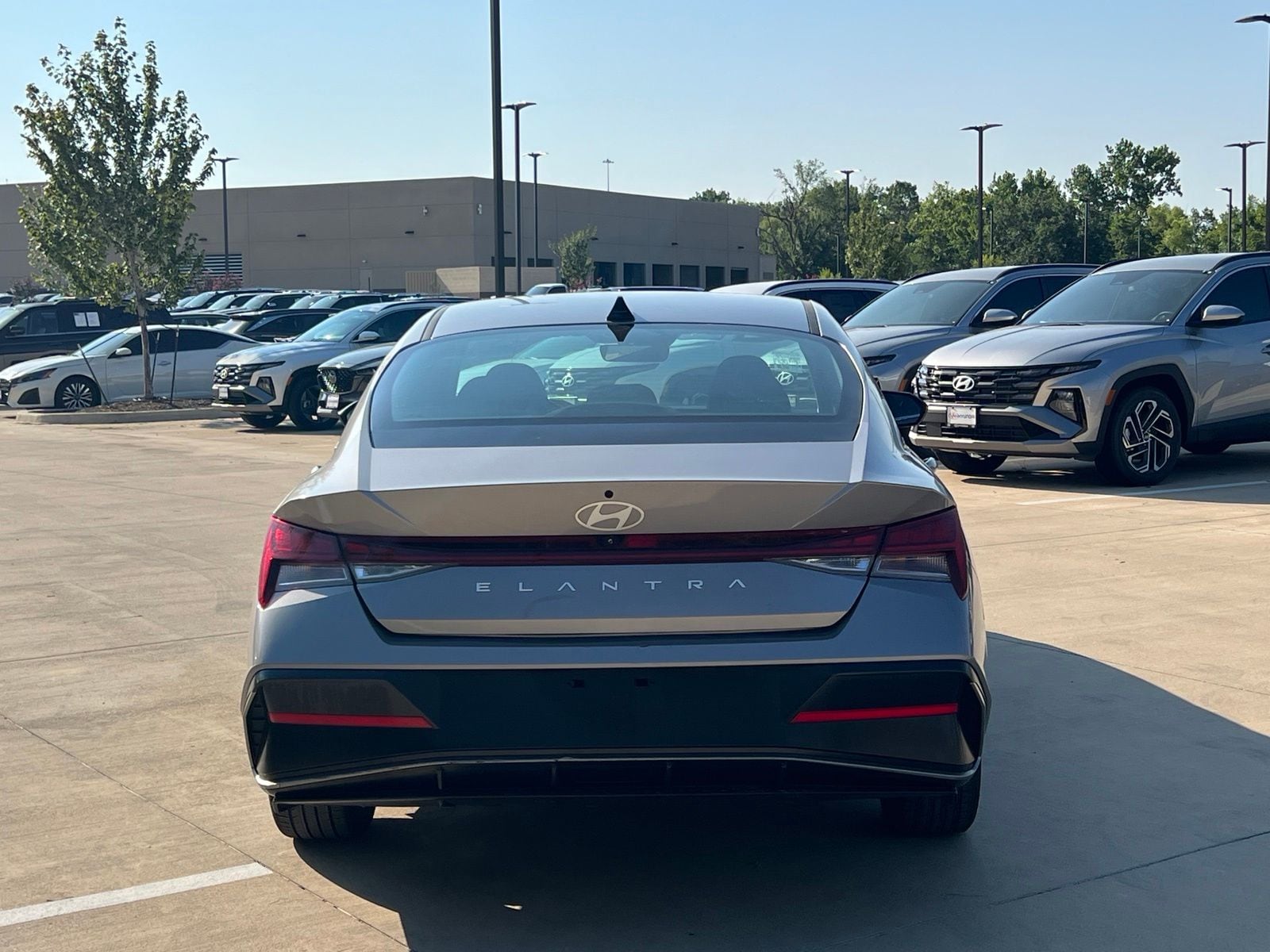 2025 Hyundai Elantra SEL - Photo 11