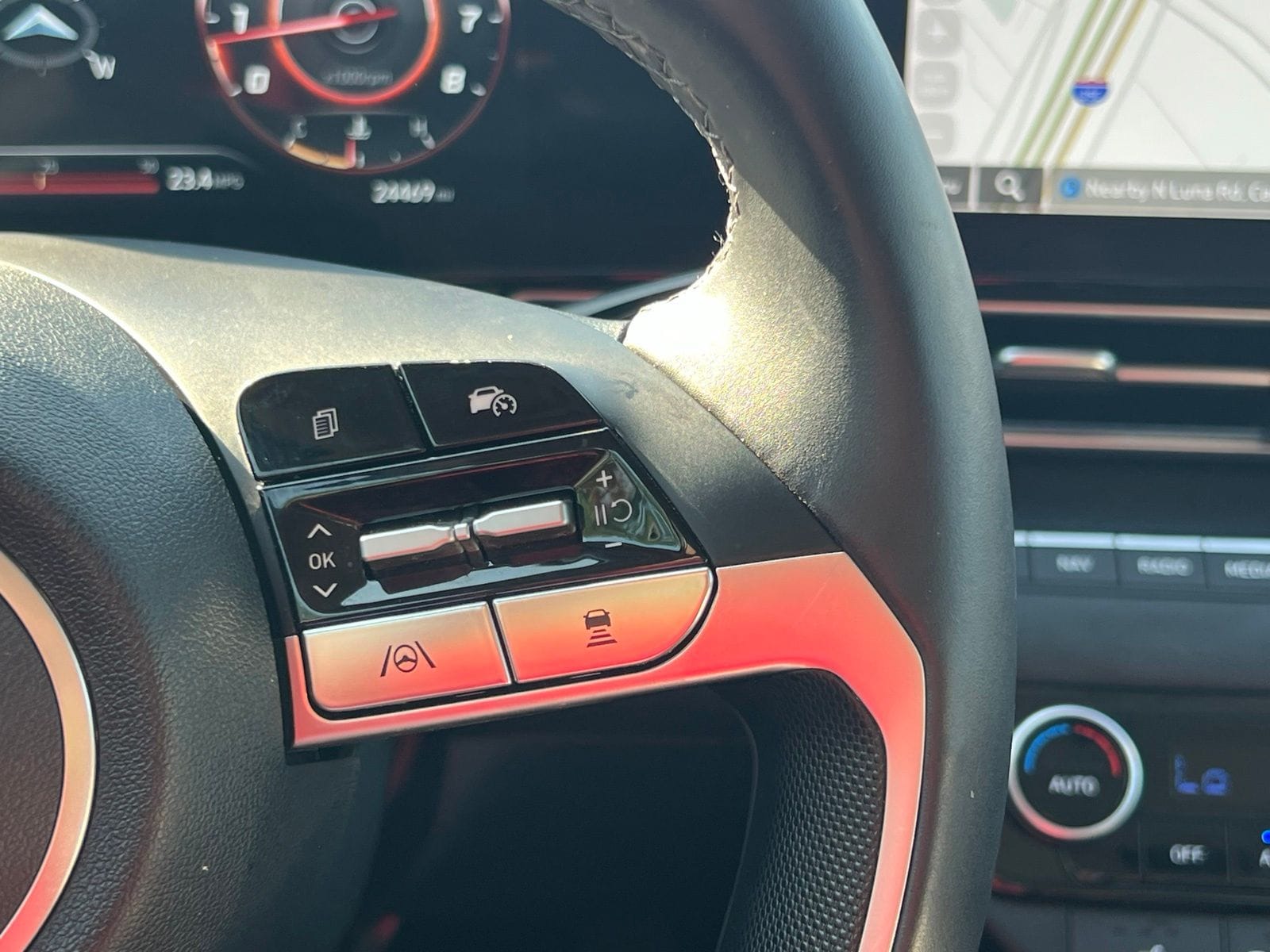 2025 Hyundai Elantra SEL - Photo 29