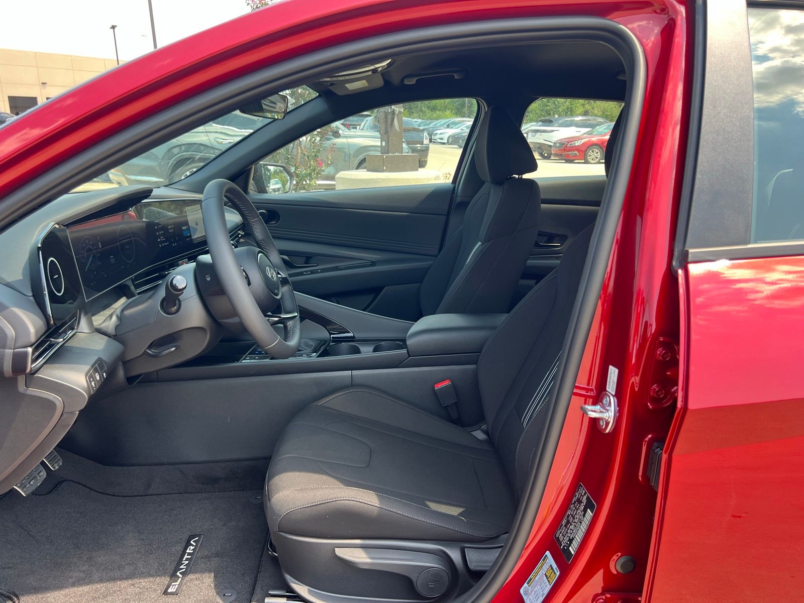 2025 Hyundai Elantra Blue - Photo 21