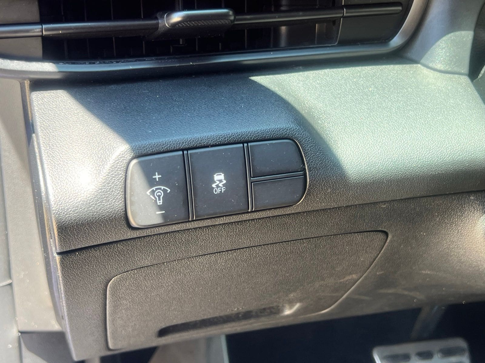 2025 Hyundai Elantra SEL - Photo 25