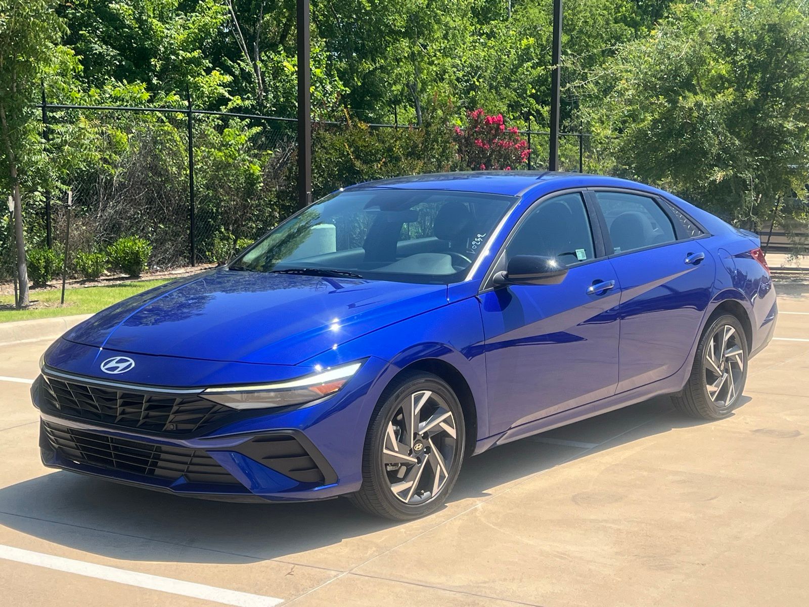 2025 Hyundai Elantra SEL - Photo 4