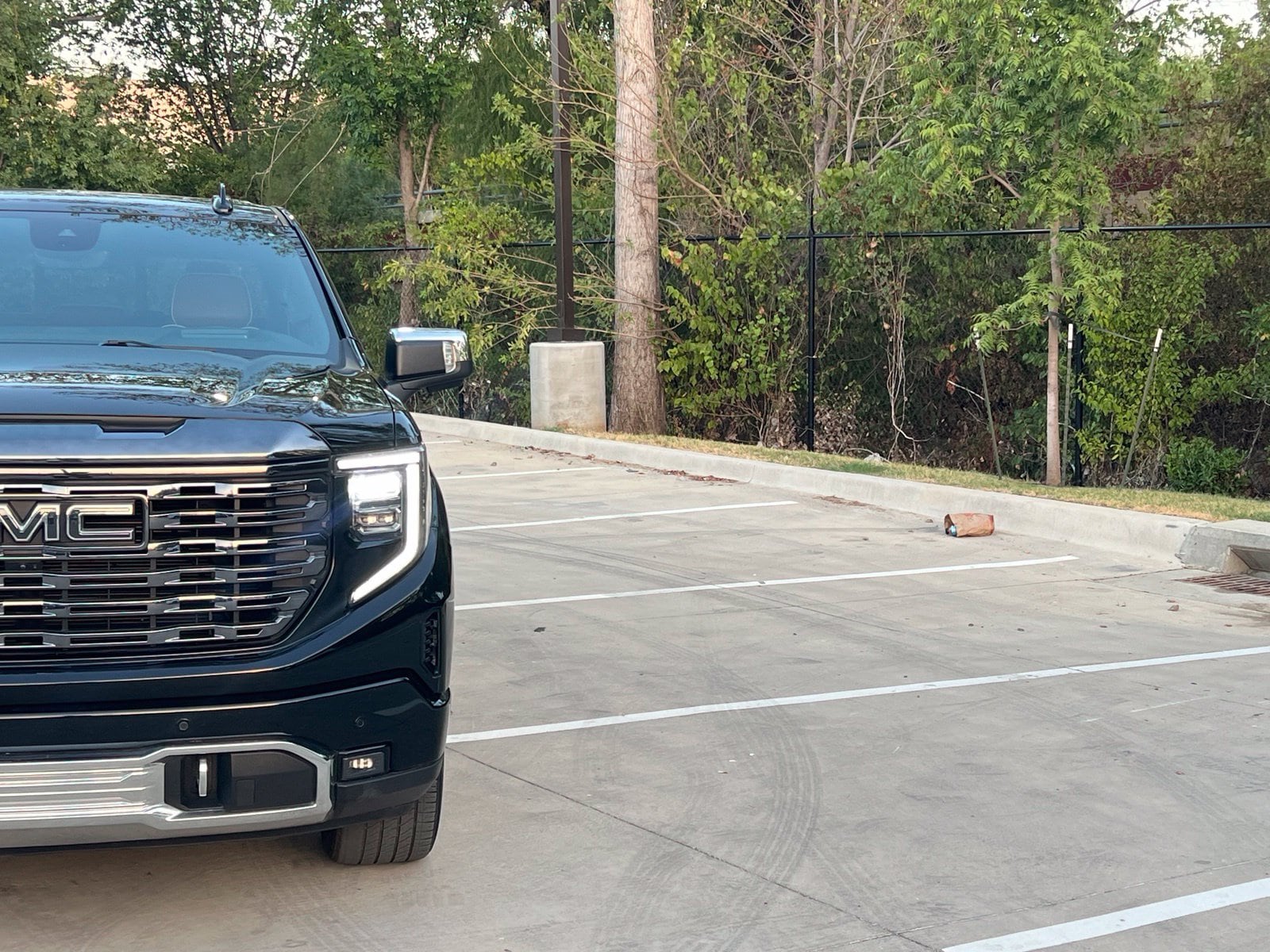 Used 2024 Onyx Black GMC Denali Ultimate image 3