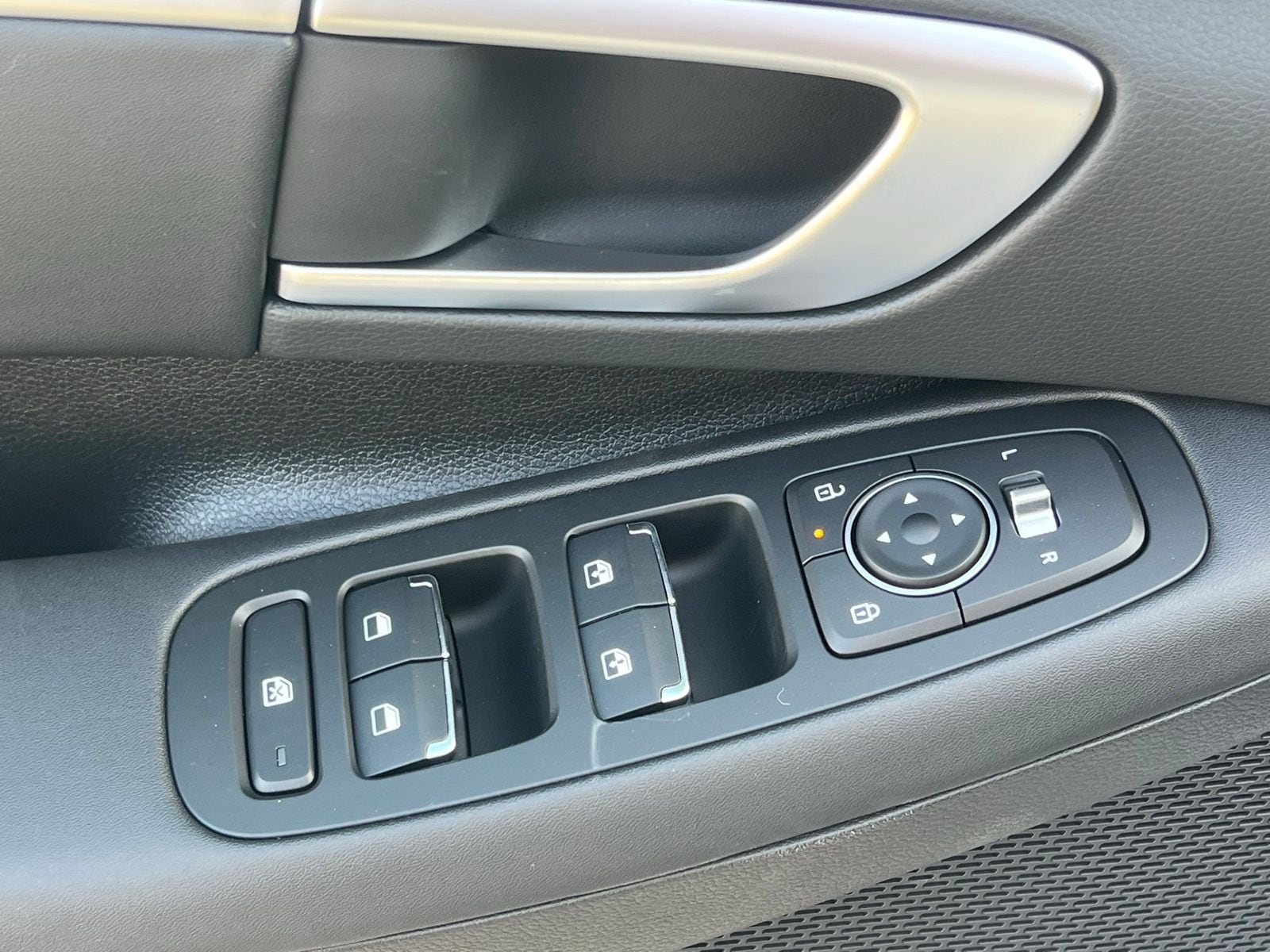 2026 Hyundai Sonata SEL - Photo 21