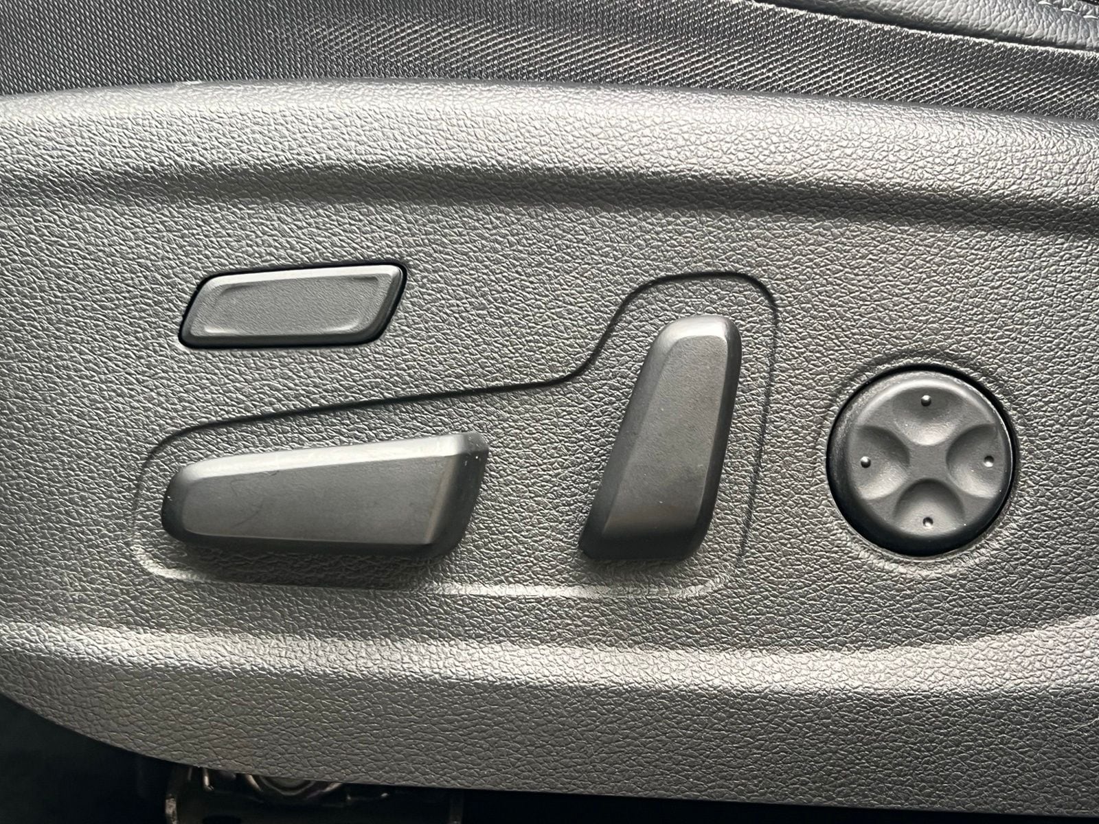 2023 Hyundai Santa Fe Limited - Photo 30