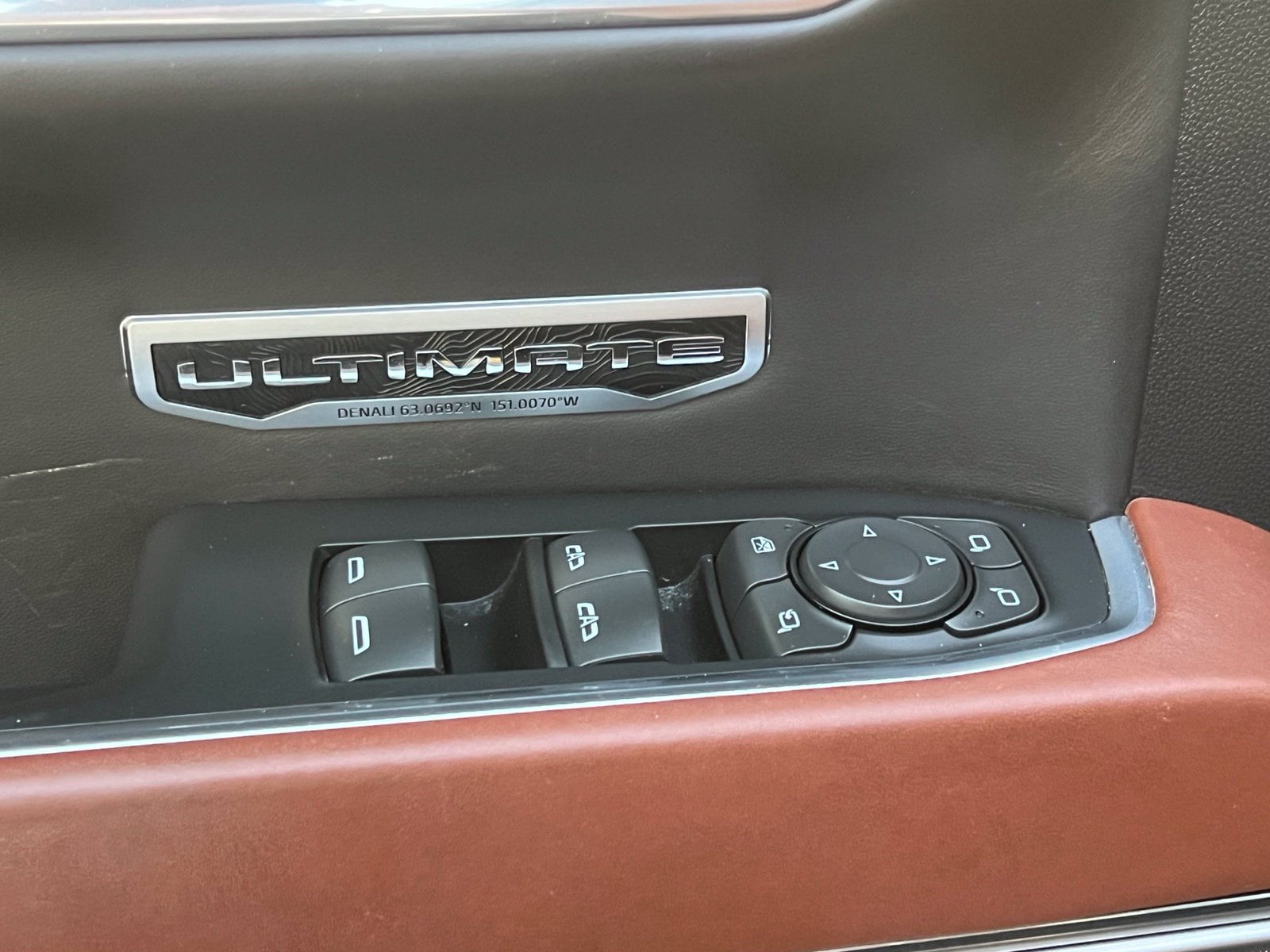 Used 2024 Onyx Black GMC Denali Ultimate image 24