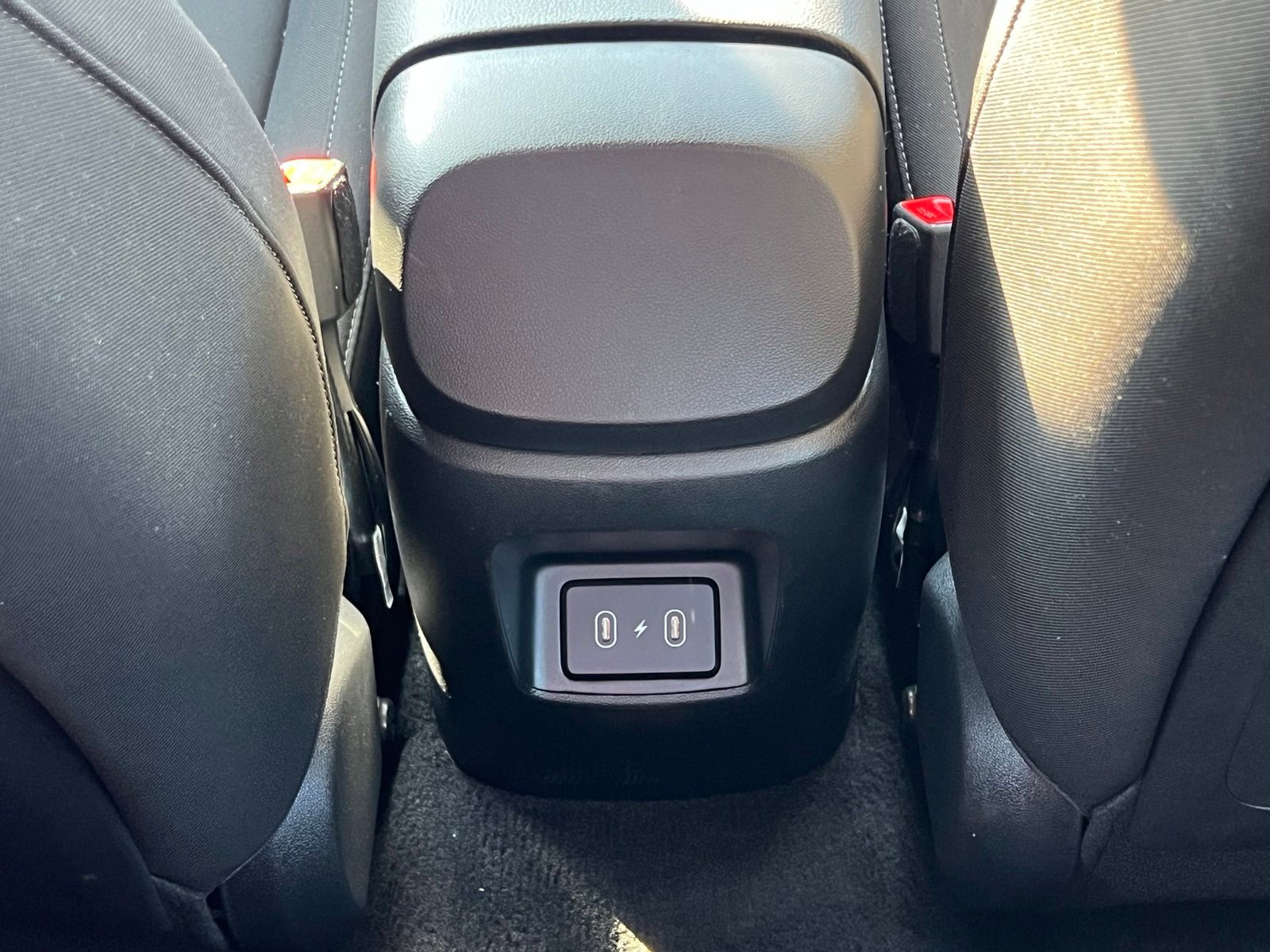 2025 Hyundai Elantra SEL - Photo 18