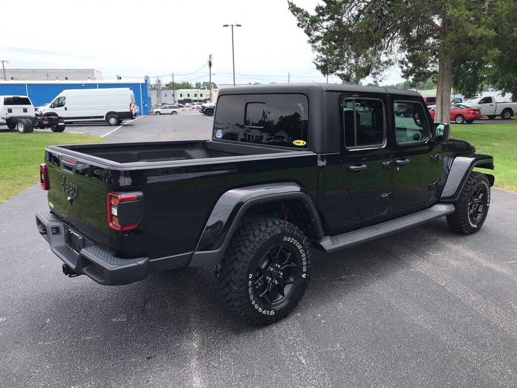 Used 2024 Jeep Gladiator Willys Crew Cab