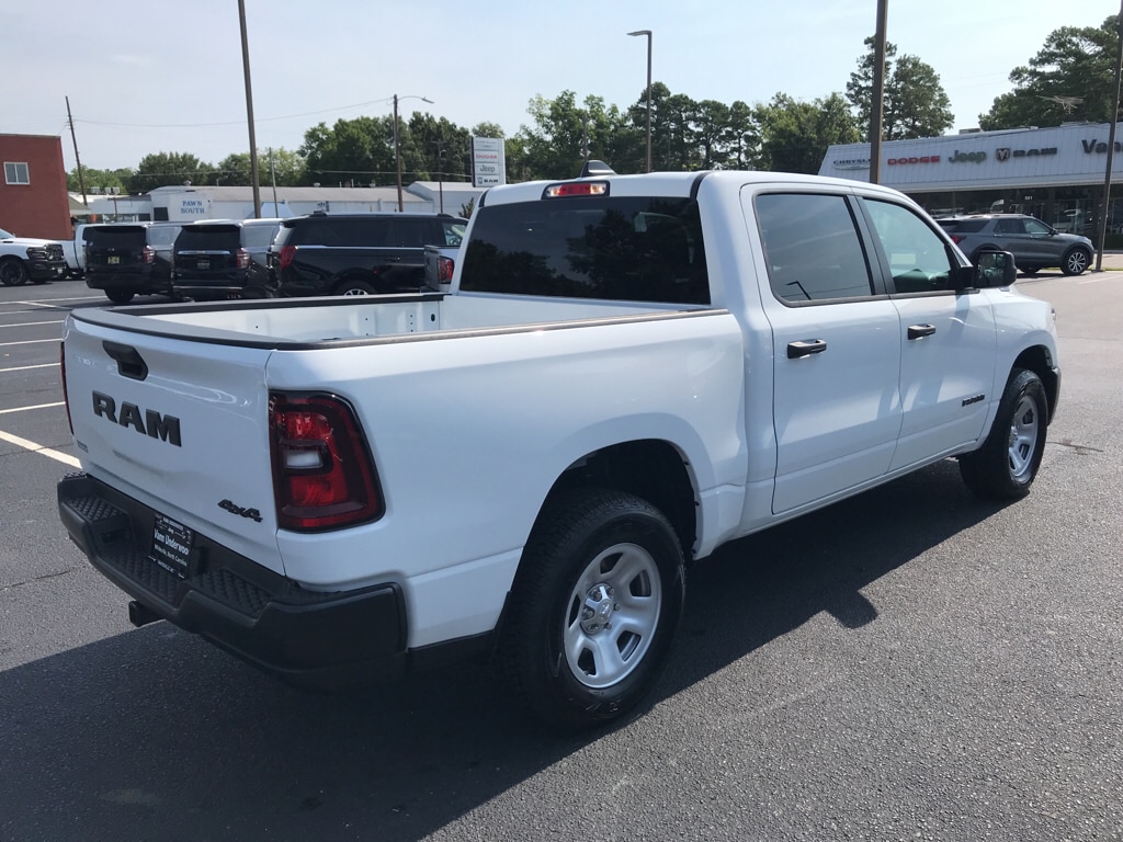 New 2026 Ram 1500 TRADESMAN CREW CAB 4X4 5'7 BOX Pickup