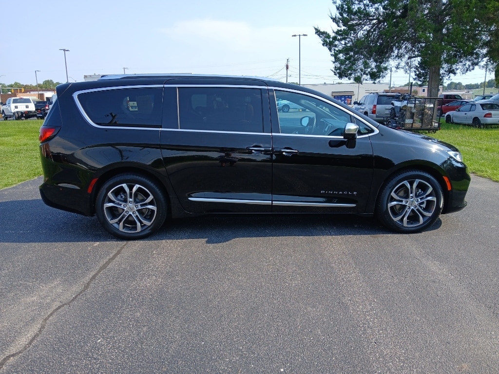 Used 2024 Chrysler Pacifica Pinnacle Passenger Van