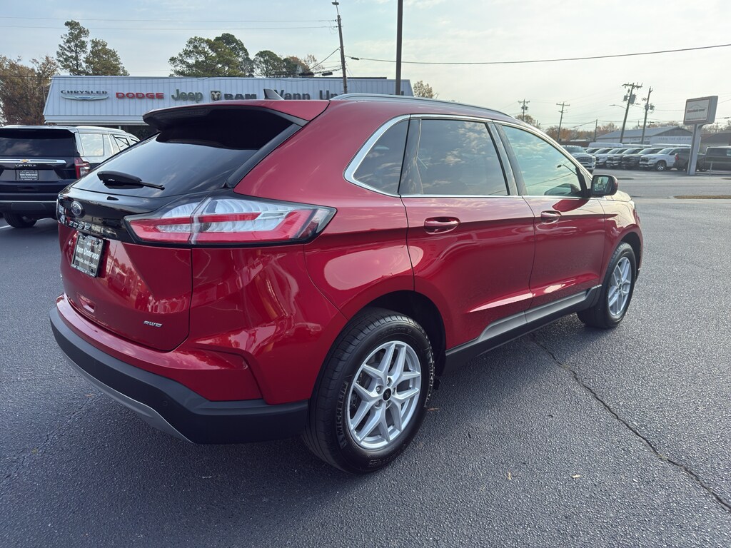 2024 Ford Edge SEL Sport photo 3