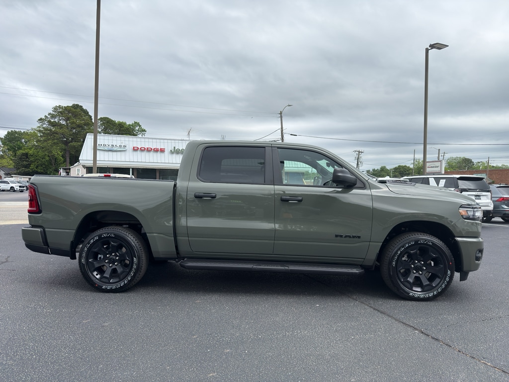 New 2026 Ram 1500 EXPRESS CREW CAB 4X4 5'7 BOX Pickup