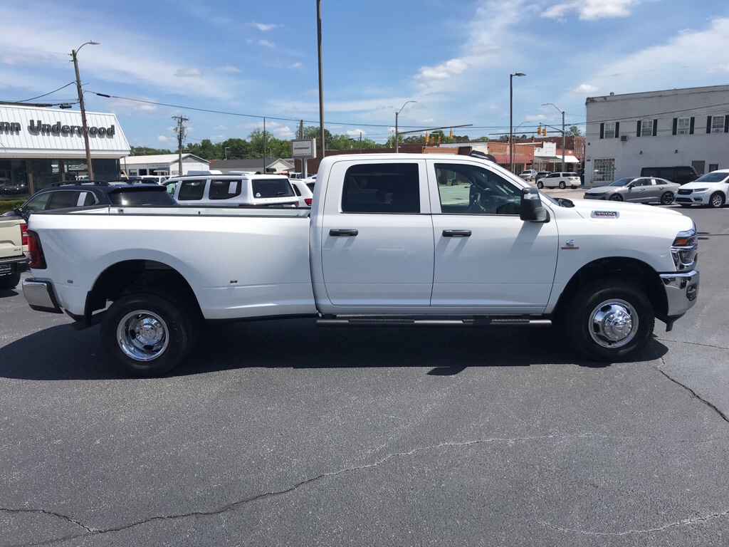 New 2026 Ram 3500 TRADESMAN CREW CAB 4X4 8' BOX Pickup