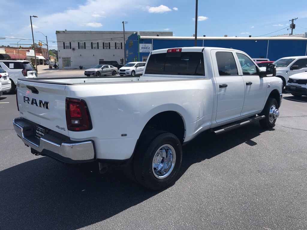New 2026 Ram 3500 TRADESMAN CREW CAB 4X4 8' BOX Pickup