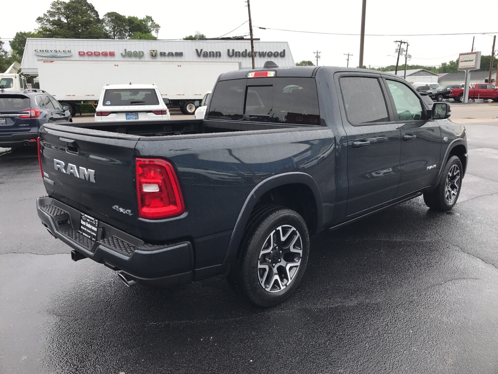 New 2026 Ram 1500 LARAMIE CREW CAB 4X4 5'7 BOX Pickup