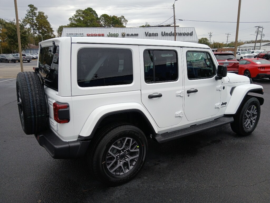 2026 Jeep Wrangler Sahara photo 3