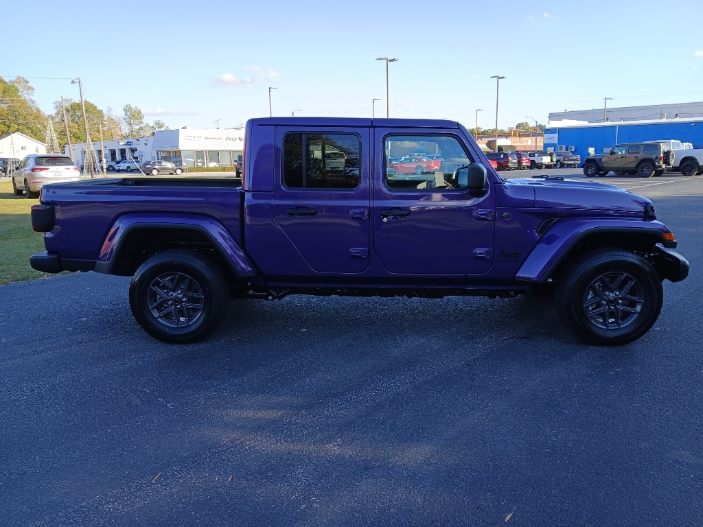 New 2026 Jeep Gladiator SPORT S 4X4 Pickup