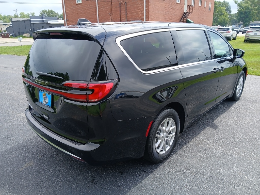 New 2027 Chrysler Pacifica SELECT Passenger Van