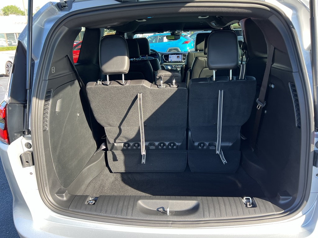 2026 Chrysler Pacifica Select - Photo 19