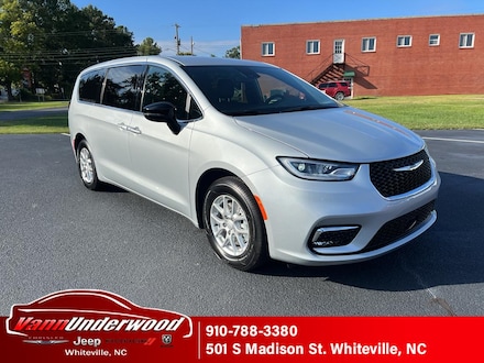 2026 Chrysler Pacifica SELECT Passenger Van