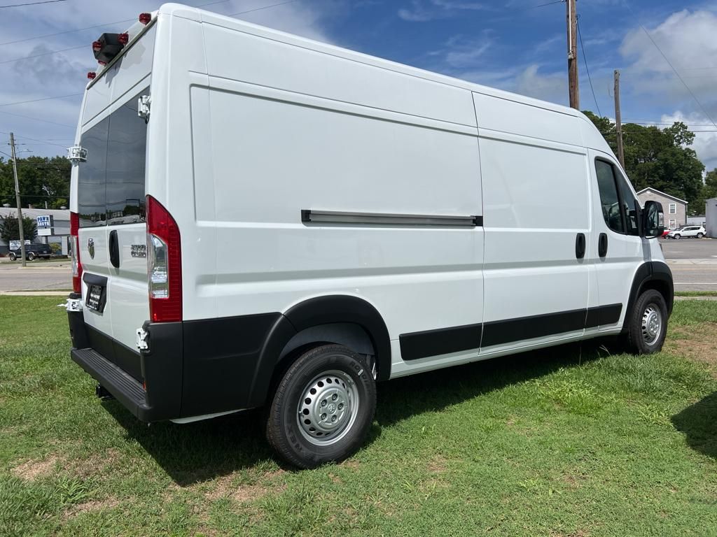 2025 Ram ProMaster 2500 Cargo Van photo 2