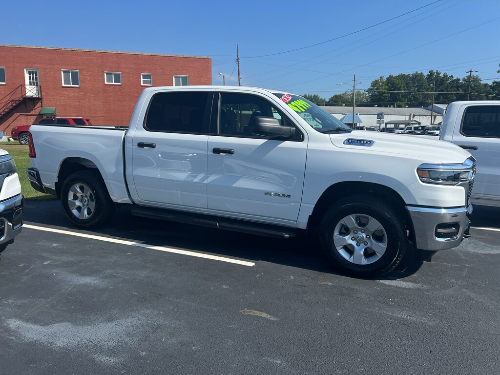 2025 Ram 1500 Tradesman photo 2