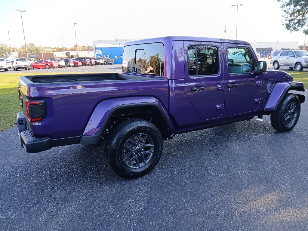 New 2026 Jeep Gladiator SPORT S 4X4 Pickup
