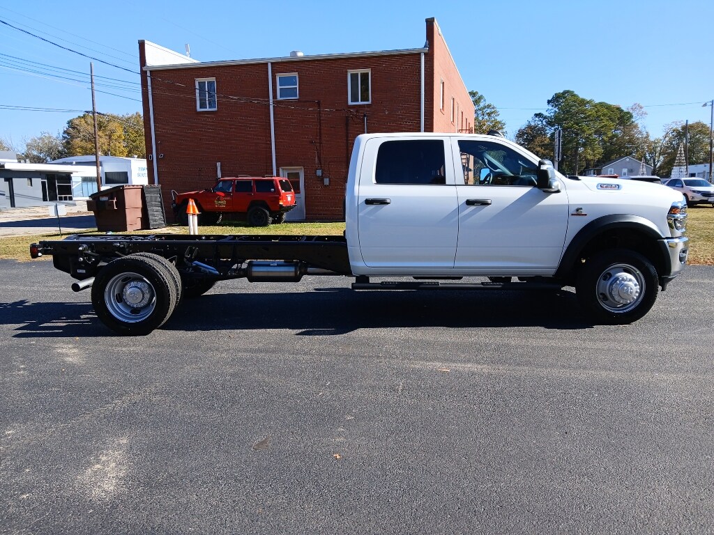 2026 Ram 5500 Tradesman photo 2