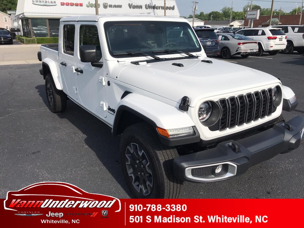 2026 Jeep Gladiator Sahara Auto's photo