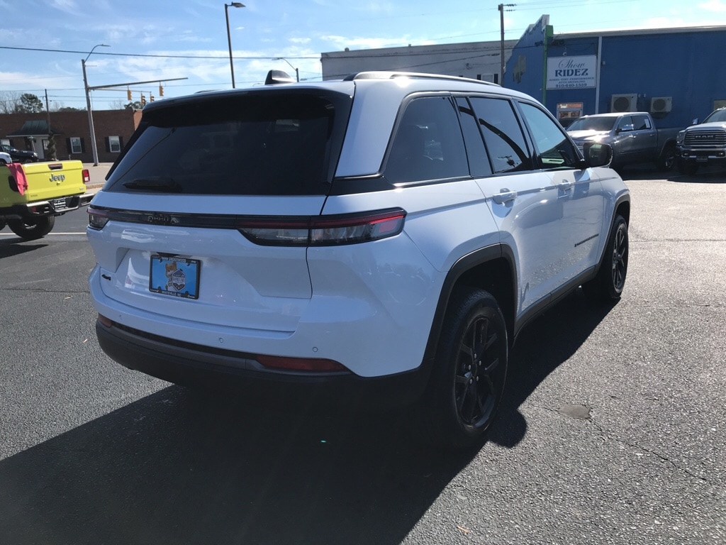 New 2026 Jeep Grand Cherokee LAREDO ALTITUDE 4X4 Sport Utility