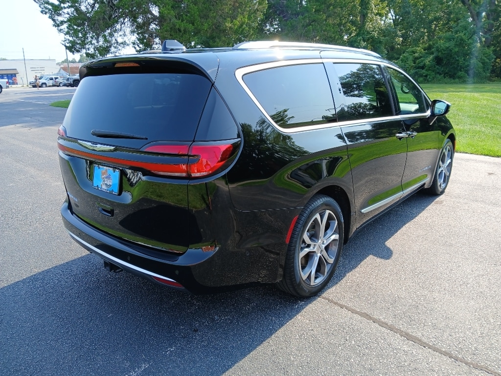 Used 2024 Chrysler Pacifica Pinnacle Passenger Van
