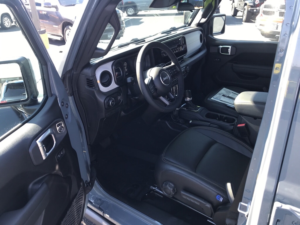 2026 Jeep Wrangler 4-Door Willys - Photo 8