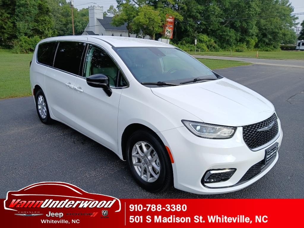 Used 2024 Chrysler Pacifica Touring L Passenger Van