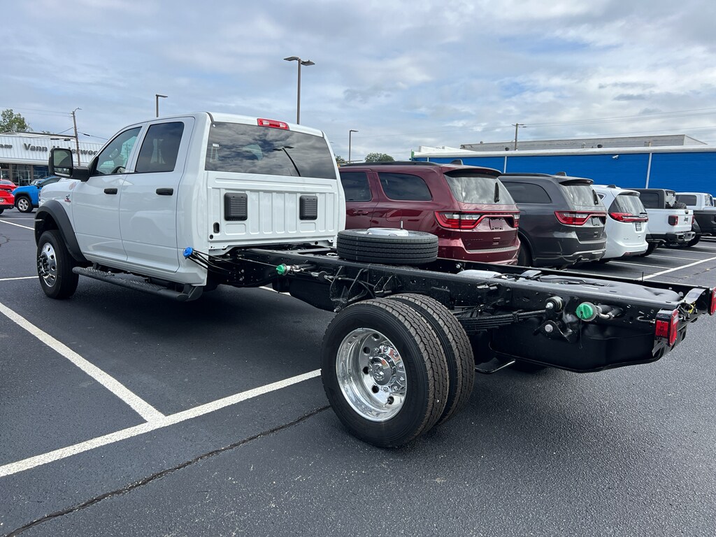 2026 Ram 5500 Tradesman photo 2