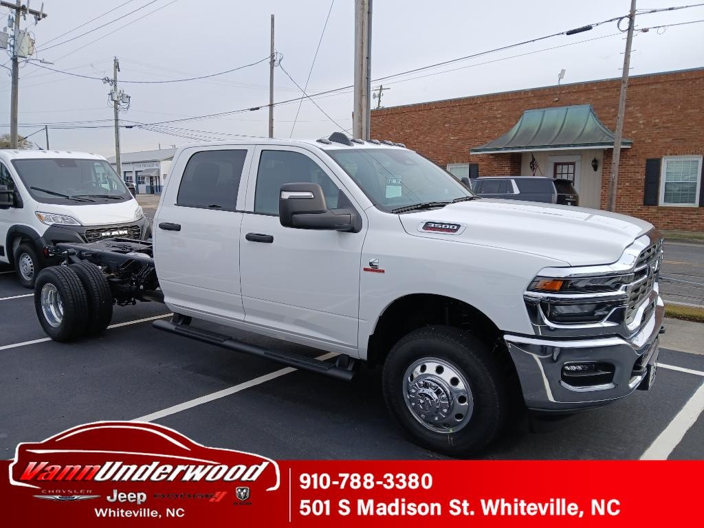 New 2026 Ram 3500 Chassis TRADESMAN CREW 4X4 60' CA Pickup