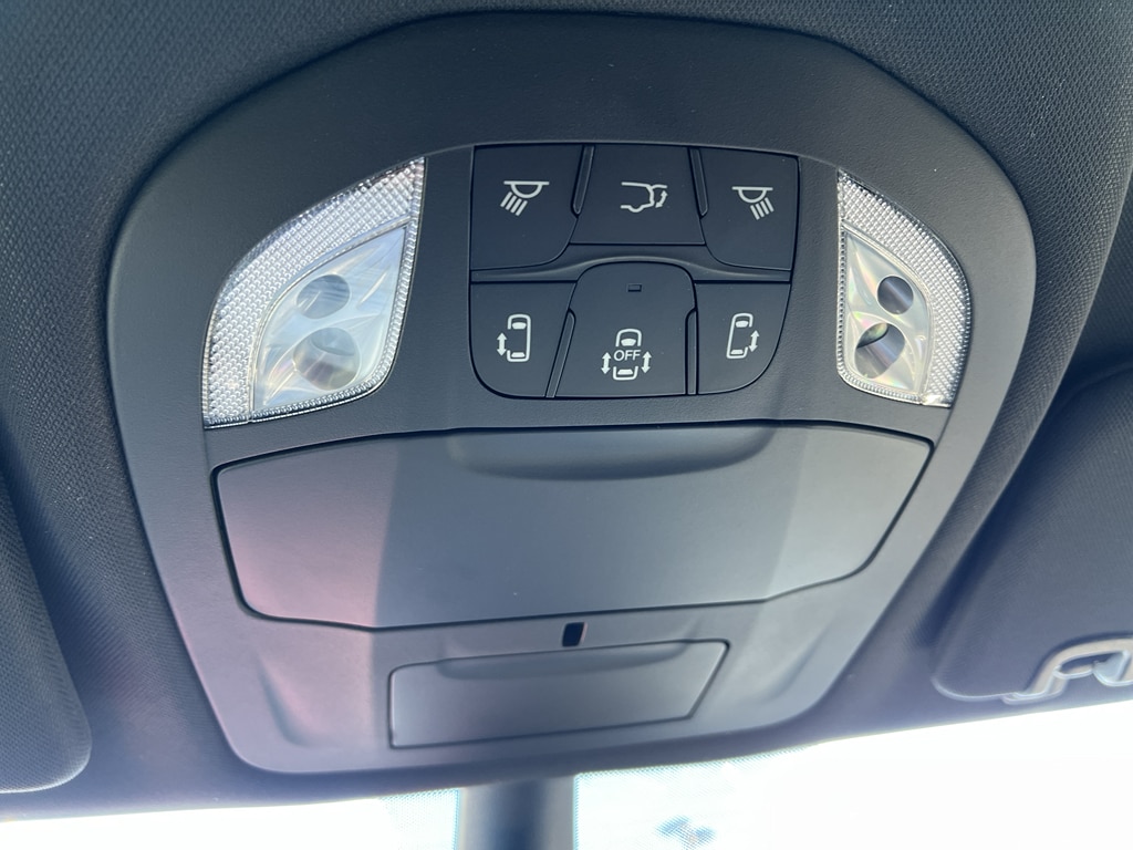 2026 Chrysler Pacifica Select - Photo 36