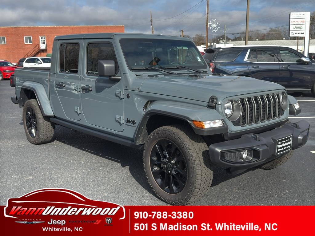 2025 Jeep Gladiator Nighthawk's photo