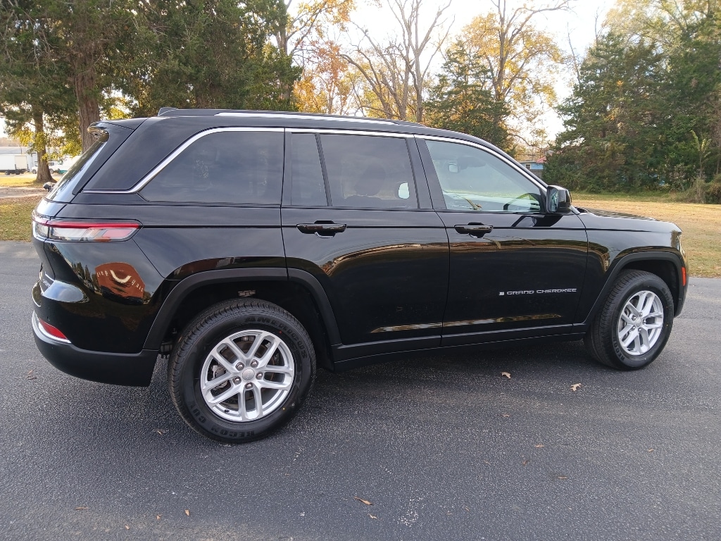 Used 2023 Jeep Grand Cherokee Laredo X SUV