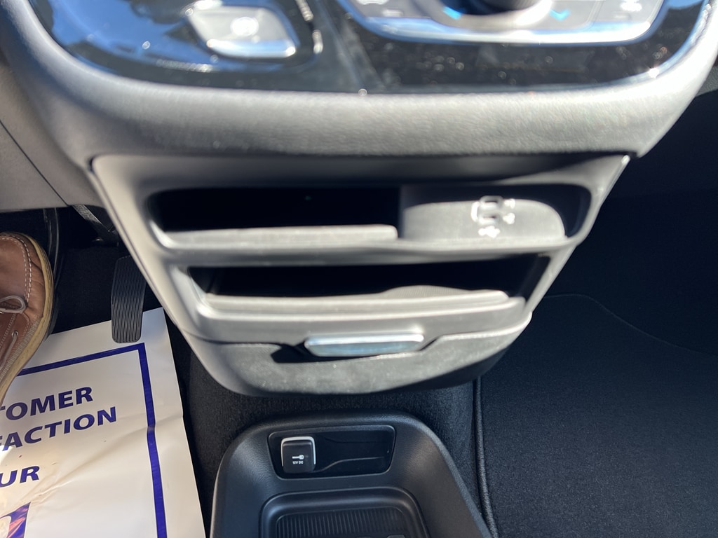 2026 Chrysler Pacifica Select - Photo 34