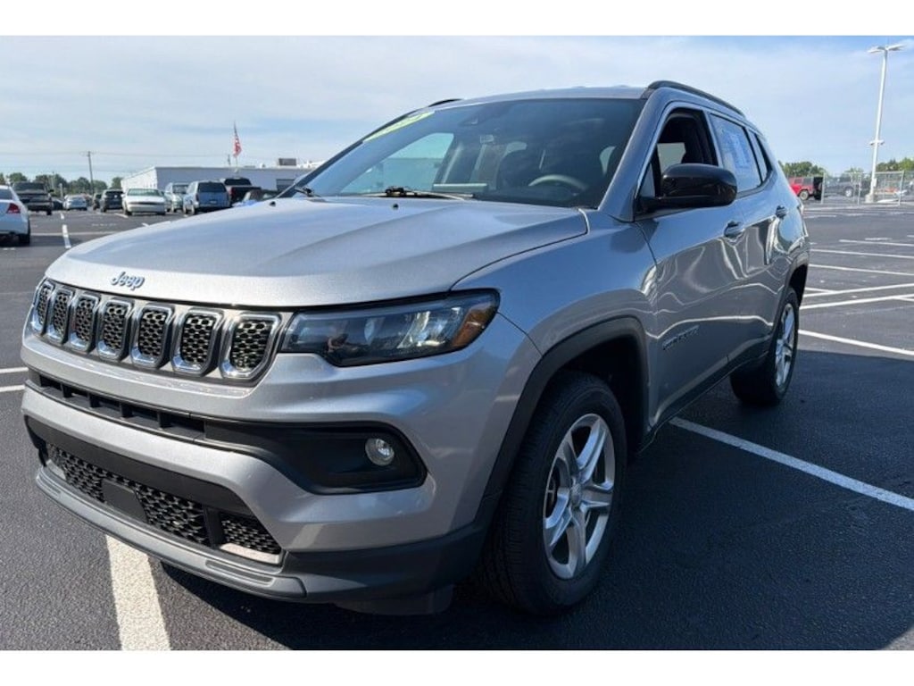 Used 2024 Jeep Compass Wagon