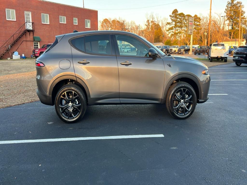 2025 Dodge Hornet GT Plus photo 2