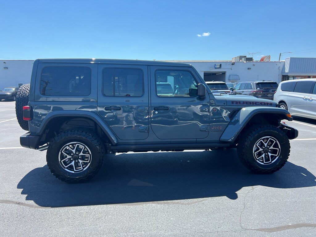 2025 Jeep Wrangler Rubicon photo 2