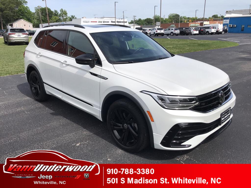 2024 Volkswagen Tiguan 2.0T SE R-Line Black's photo