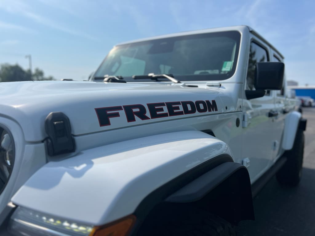 New 2026 Jeep Gladiator SAHARA 4X4 Pickup