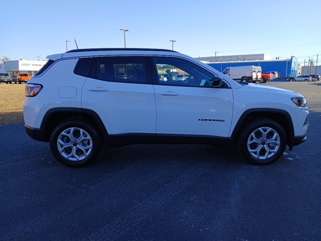 New 2026 Jeep Compass LATITUDE 4X4 Sport Utility