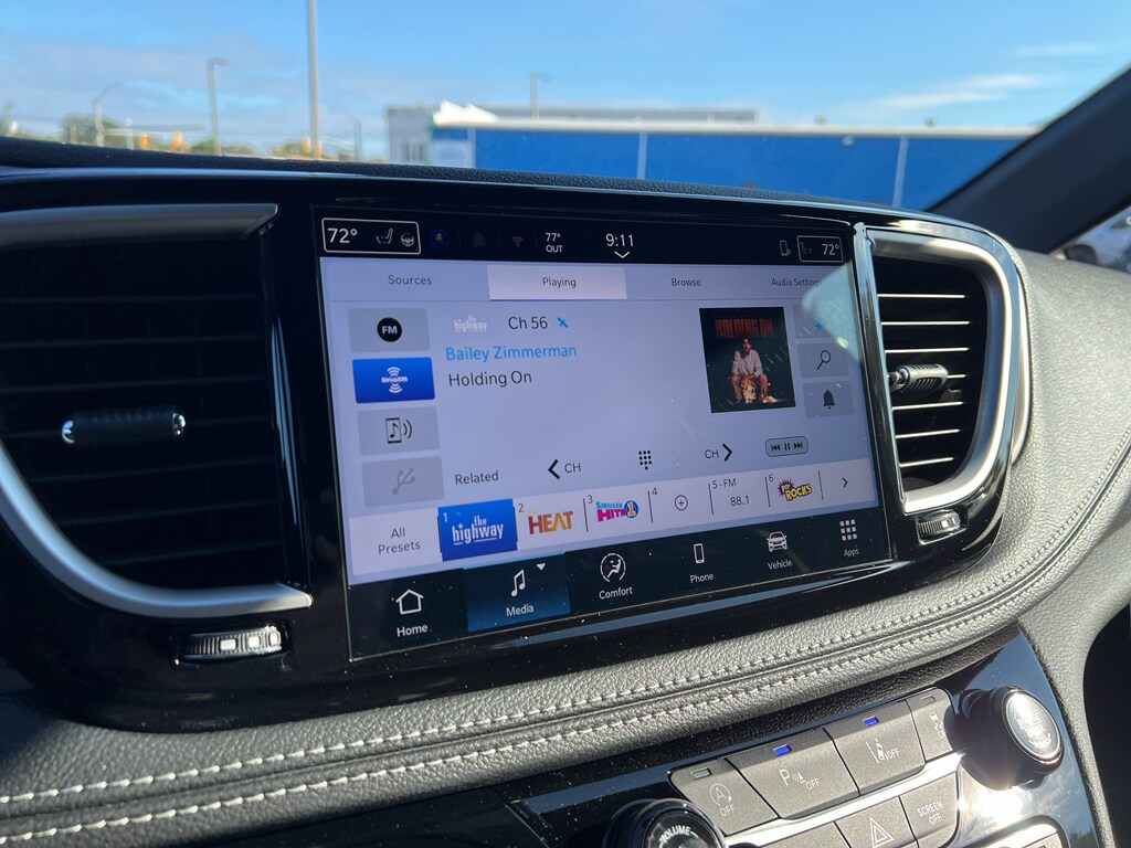2026 Chrysler Pacifica Select - Photo 33