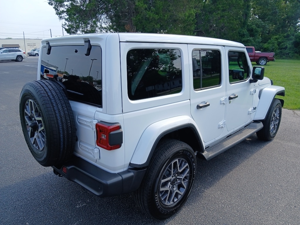 New 2026 Jeep Wrangler 4-DOOR SAHARA Sport Utility