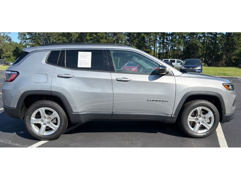 Used 2024 Jeep Compass Wagon