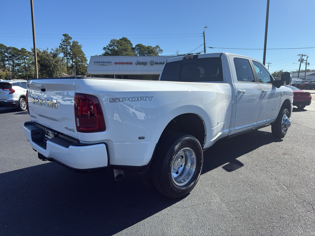 New 2026 Ram 3500 LARAMIE CREW CAB 4X4 8' BOX Pickup